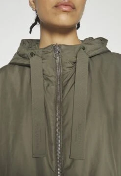 Marc O'Polo Coat Long Padded Fixed Hood Zipper Drawstring Waist - Parka - Olive Crop -Dameskledingwinkel 001c3cad6fe14090ad65ad37ad985b1a