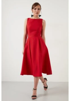 LELA Crew Neck Pleated Midi - Cocktailjurk - Red 5 LELA Crew Neck Pleated Midi - Cocktailjurk - Red -Dameskledingwinkel 02745fe0437945cd83718f65265d06ea
