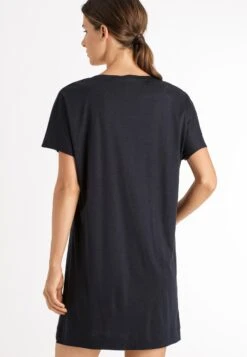 HANRO Laura - Nachtjapon - Midnight -Dameskledingwinkel 06953f7e188942fd9646820fcd6e8ddf