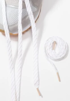 Skechers Sneakers Laag - Light Grey -Dameskledingwinkel 1c2a6eb659094c6c9761f38fac2292ab