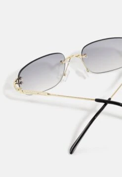 Jack & Jones Jacberlin Unisex - Zonnebril - Purple Magic 6 Jack & Jones Jacberlin Unisex - Zonnebril - Purple Magic -Dameskledingwinkel 32ea2c07141a4a30b0ee5edba7c6dc45