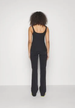 Flared Jeans - Black Denim -Dameskledingwinkel 3dfec485026a4fed8442c822b36377a4