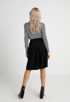 A-Lijn Rok - Black -Dameskledingwinkel 5053c38cb0014b659c7b9f981ef22899