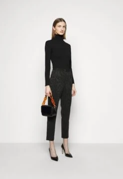 MAX & Co. Manama - Trui - Black -Dameskledingwinkel 56d6443e35474005892be2efd15f42b5