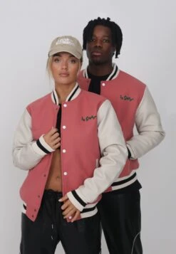 Lamar Varsity Jacket Unisex - Imitatieleren Jas - Coral 15 Lamar Varsity Jacket Unisex - Imitatieleren Jas - Coral -Dameskledingwinkel 5765faf6aef0490c9dfd6eceed611a3d