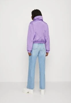 Noisy May Ziggy Quilt - Bomberjacks - Paisley Purple -Dameskledingwinkel 57b3956218ca4d0b8190feae51abd927