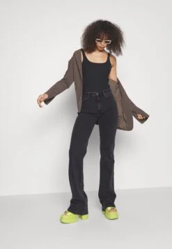 Flared Jeans - Black Denim -Dameskledingwinkel 62034efe5f3347339b9f3b99b2f4e0f5