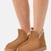 Pier One Leather- Pantoffels - Cognac