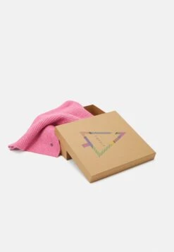 ESPRIT Xmas Box Set - Sjaal - Pink 10 ESPRIT Xmas Box Set - Sjaal - Pink -Dameskledingwinkel 8e12ac86f5b64735b944c98ecaa3bd6b