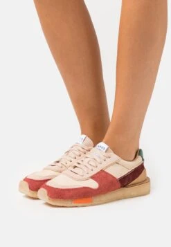 Clarks Originals Torrun - Sneakers Laag - Dark Pink Combi