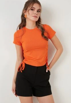 LELA Slim Fit - Blouse - Orange Color 7 LELA Slim Fit - Blouse - Orange Color -Dameskledingwinkel 8fdb5422a4454595959922540a273b4f