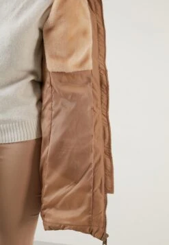 LELA Regular Fit - Winterjas - Camel -Dameskledingwinkel 96f6cba8387840ad9bc47a2206463e8b