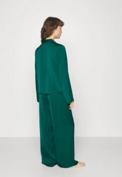 Anna Field Gift Box Pj Set - Pyjama - Green 9 Anna Field Gift Box Pj Set - Pyjama - Green -Dameskledingwinkel a667a230e1e0450db65306711a2d6272