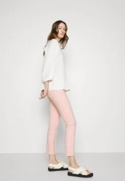 MARC CAIN Broek - Soft Powder Pink -Dameskledingwinkel a80dcf6d25524cdda08faf593ea35c61