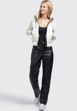 Khujo Dalis Shiny - Jas - Cremeweiß -Dameskledingwinkel a9f0aa013bbb4616808d3a1ddc6eb84b