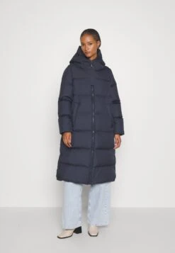 Marc O'Polo Coat Filled Fixed Hood Welt Pockets Side Slits With Press Buttons - Donsjas - Deep Blue Sea -Dameskledingwinkel ae990ffff9784c15bee20f8bd758d416