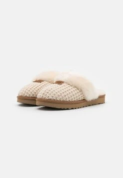 Ugg Cozy - Pantoffels - Cream -Dameskledingwinkel b447d3eb2eee4d598de74ea451e5634d