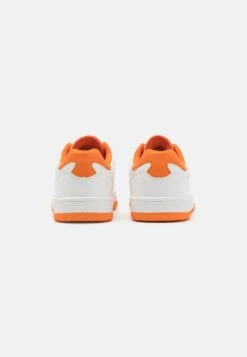 Sneakers Laag - White/Orange 9 Sneakers Laag - White/Orange -Dameskledingwinkel b768a6b6e70c4437b497c334a5073b87