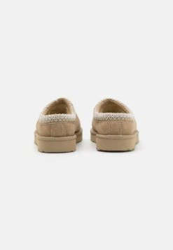 Ugg Tasman - Pantoffels - Mustard Seed/White -Dameskledingwinkel c2f87fae95474bc597c678d01fed6684