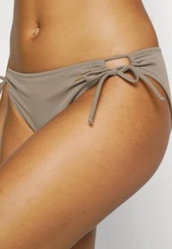 Bruno Banani Triangle Set - Bikini - Stone 11 Bruno Banani Triangle Set - Bikini - Stone -Dameskledingwinkel c8df7db524bf40d28ae07bd4c86a1468