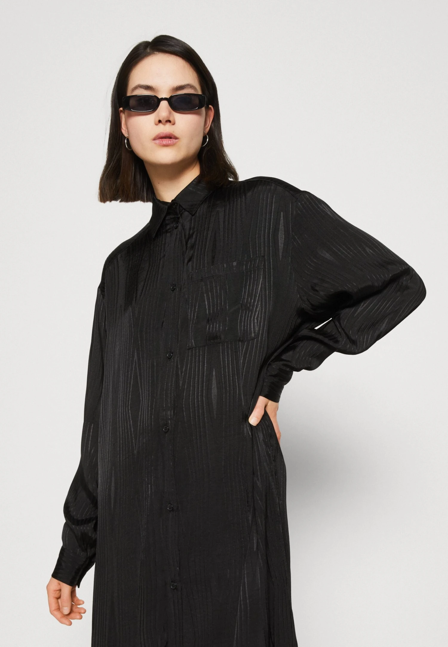 Monki Blousejurk - Black Jaquard 4 Monki Blousejurk - Black Jaquard - Afbeelding 4