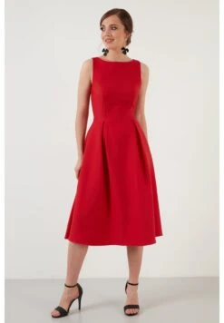 LELA Crew Neck Pleated Midi - Cocktailjurk - Red 6 LELA Crew Neck Pleated Midi - Cocktailjurk - Red -Dameskledingwinkel d0c1788baa494de6905ad142d2aec6f7