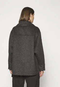 Sandro Oversize Double Face Coat With Eyelet - Halflange Jas - Gris Foncé 10 Sandro Oversize Double Face Coat With Eyelet - Halflange Jas - Gris Foncé -Dameskledingwinkel d8624e8f782446959d317fa3838013ec