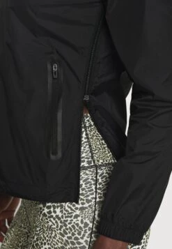 Ellesse Tepolini Jacket - Windjack - Black 11 Ellesse Tepolini Jacket - Windjack - Black -Dameskledingwinkel e3b96d89fd12493ca5d148dcf1005035