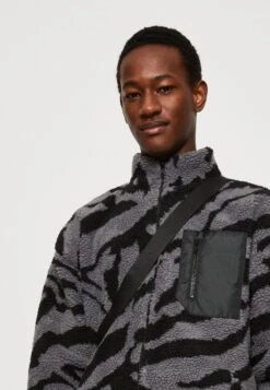 YOURTURN Unisex - Fleecejas - Grey -Dameskledingwinkel e4ac82e499054d1f8826090370324730