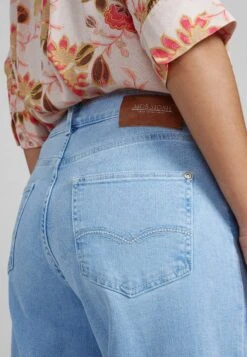 Mos Mosh Hailee Boyd - Bootcut Jeans - Light Blue 9 Mos Mosh Hailee Boyd - Bootcut Jeans - Light Blue -Dameskledingwinkel e6ce3dc69f9e47569e608fe7648d703d