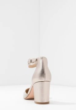 Anna Field Leather - Klassieke Pumps - Champagne 12 Anna Field Leather - Klassieke Pumps - Champagne -Dameskledingwinkel ecdf0dfd60884abcb881dbe8d5ba7e43