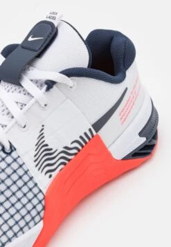 Nike Performance Metcon 8 Unisex - Trainingsschoen - White/Obsidian/Bright Crimson -Dameskledingwinkel ee6ac51fbbeb41c7ba2d141a5ca6a062