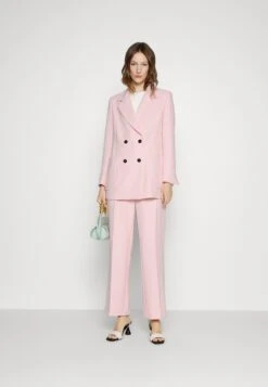 MARC CAIN Blazer - Soft Powder Pink -Dameskledingwinkel f79c8fb4a197412eabcdc7cf4d19fb3f