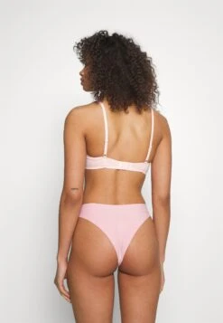 Anna Field 2 Pack - T-Shirt Bh - 402 - Pink_102 - Grey 9 Anna Field 2 Pack - T-Shirt Bh - 402 - Pink_102 - Grey -Dameskledingwinkel fb9b46fd0224470985699d092d2fb85e