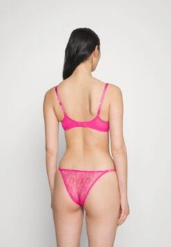 AGENT PROVOCATEUR Lorna Bra - Beugel Bh - Fuchsia -Dameskledingwinkel fd8c5d12d6dd4c64ae71ec0375460dbf
